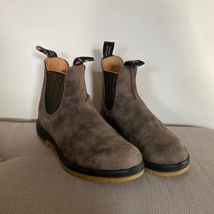 Blundstones